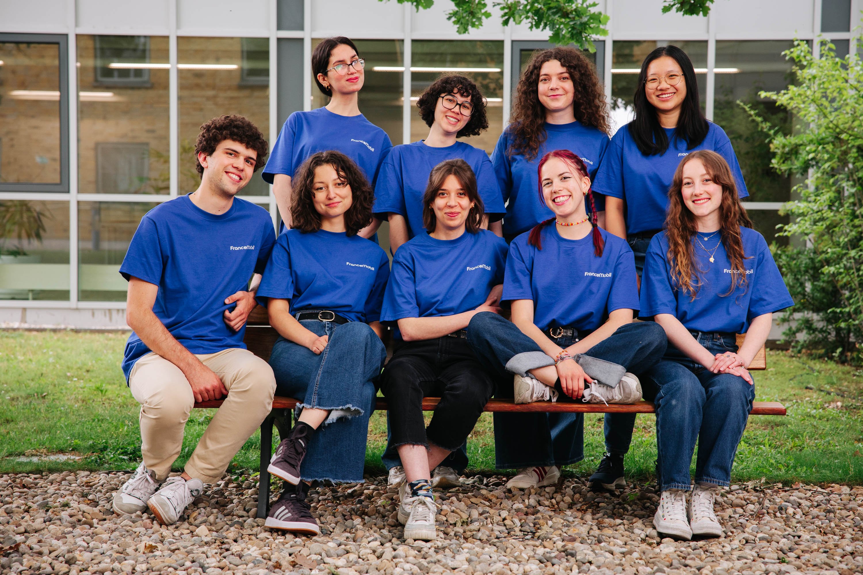 NÓI crew